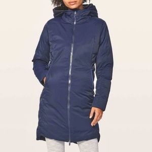 Fluff The Cold Lululemon Parka in size 8, Navy Blue